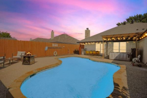 Paradise Modern Home Pool & Hot Tub for over 30 Nights